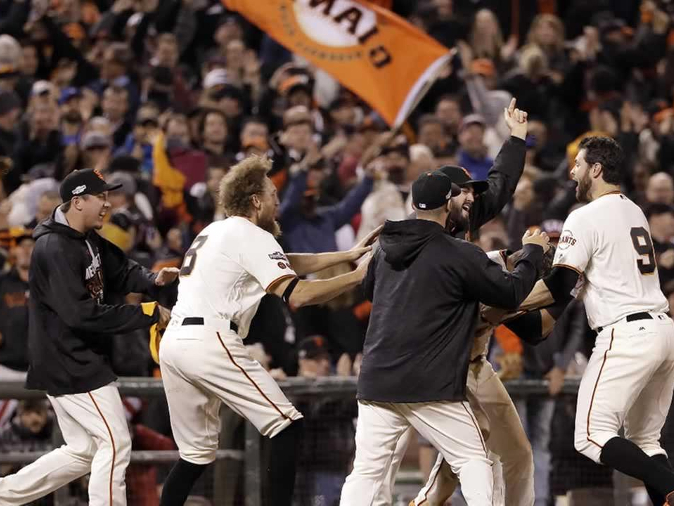 giants-walk-off Giants Walked Off